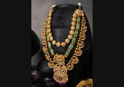 Zaveri and Co.  Celebrates the glamour of Heeramandi with Elegant New Collection