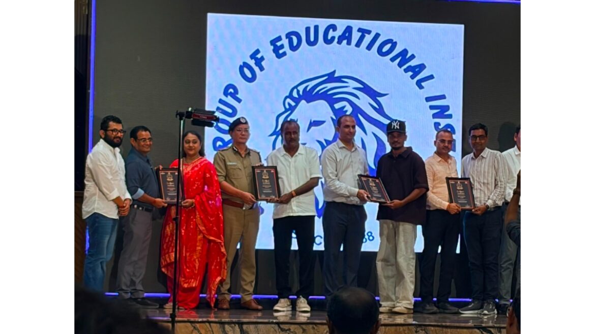 Sungrace School, Sunlight School, And Sunrise School, along With Five Teachers From The Leo Group, were Honored By The Divya Bhaskar Daily Newspaper